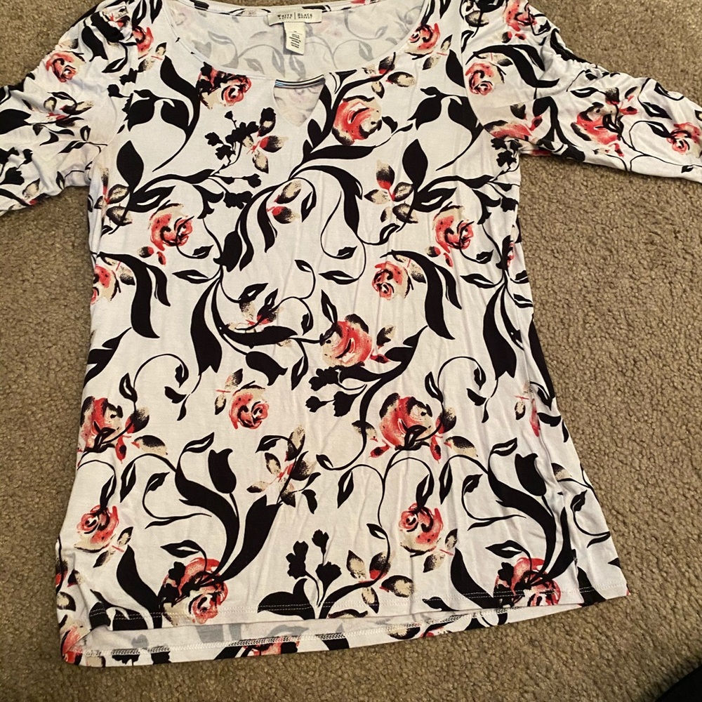 White House Black Market Short Sleeve Shirt
